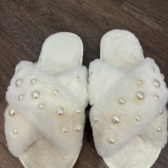 Pearl Faux fur plush fluffy slipper - Picture 4 of 4